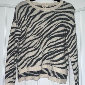 Zebra print soft sweater, size small